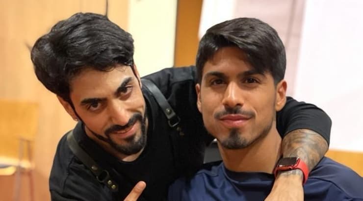 דור פרץ מסתפר לפני המשחק נגד אוסטריה (צילום: באדיבות אור גפן יחסי ציבור) דור פרץ מסתפר לפני המשחק נגד אוסטריה