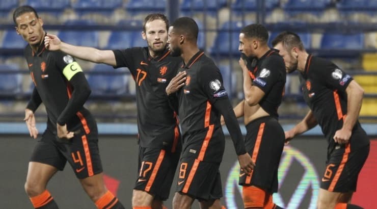 שחקני הולנד חוגגים (רויטרס) שחקני הולנד חוגגים