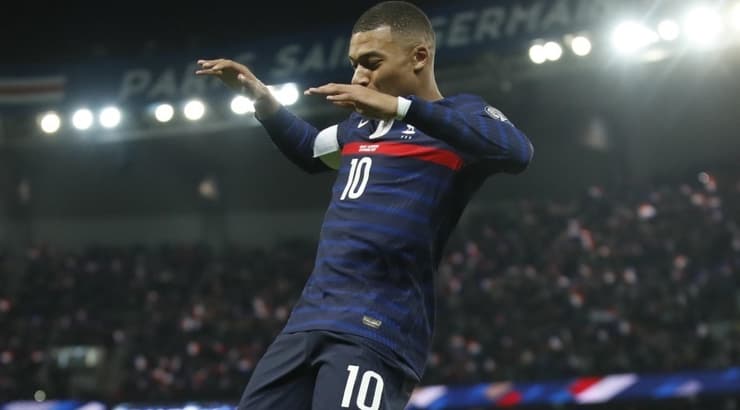 קיליאן אמבפה חוגג (רויטרס) קיליאן אמבפה חוגג