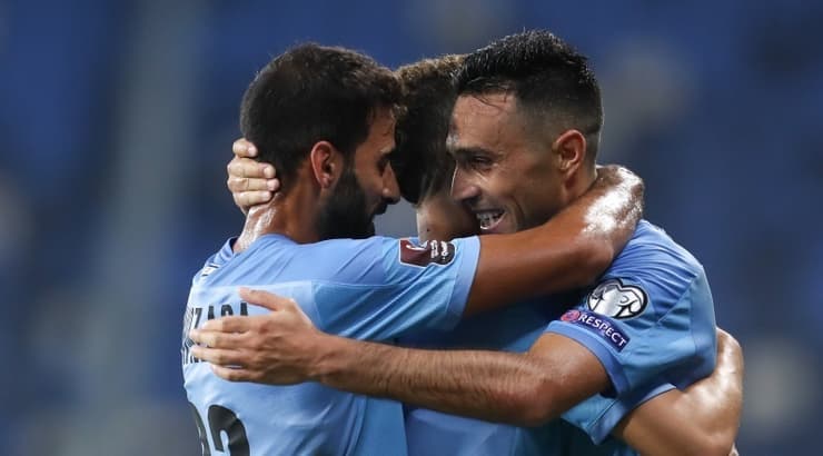 אופיר דוידזאדה במדי הנבחרת (רדאד ג'בארה) אופיר דוידזאדה במדי הנבחרת