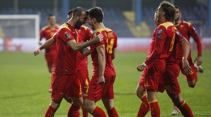 שחקני מונטנגרו חוגגים (רויטרס) שחקני מונטנגרו חוגגים