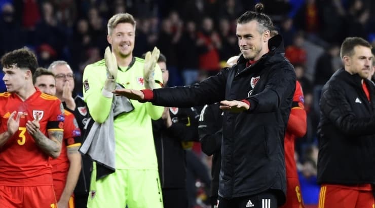 גארת' בייל מודה לאוהדים (רויטרס) גארת' בייל מודה לאוהדים