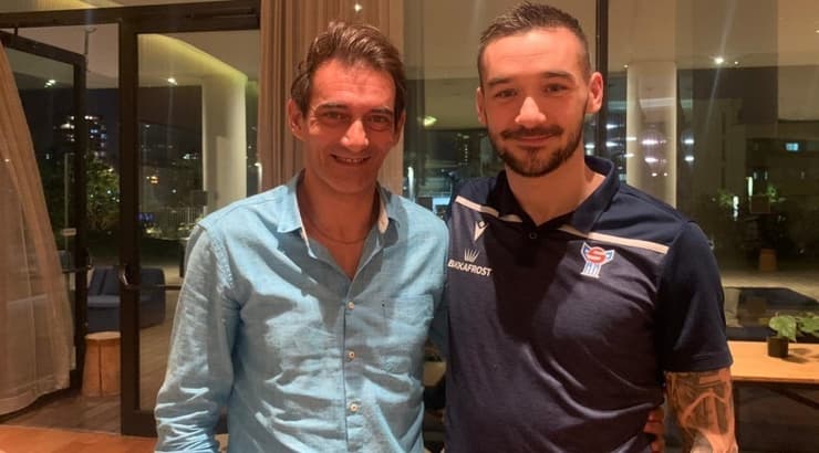 רנה שאקי יונסן ואביו הישראלי יוסי שאקי