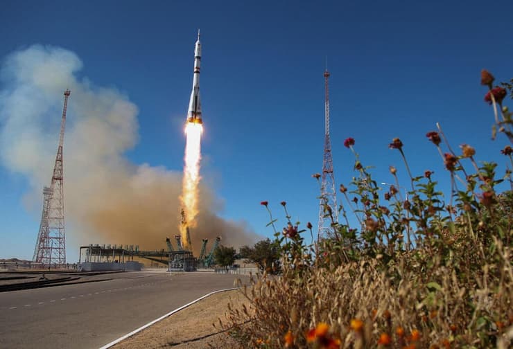 שיגור רקטת טיל סויוז רוסיה מבסיס בייקונור קזחסטן