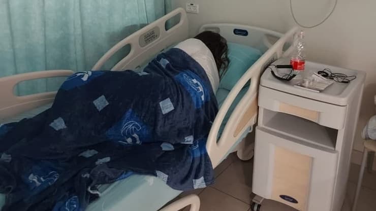 מורה בהריון שהפרידה בין שני תלמידים שהלכו מכות הוכתה בבטנה ומאושפזת כבר יומיים בבית החולים