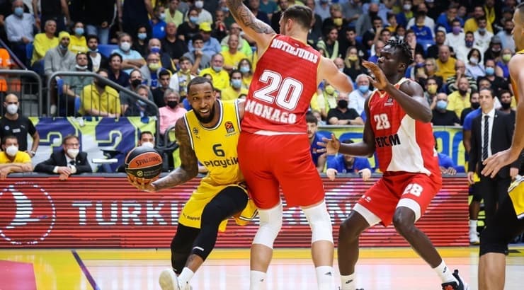 דריק וויליאמס ודונאטס מוטיונאס (איציק בלניצקי) דריק וויליאמס ודונאטס מוטיונאס