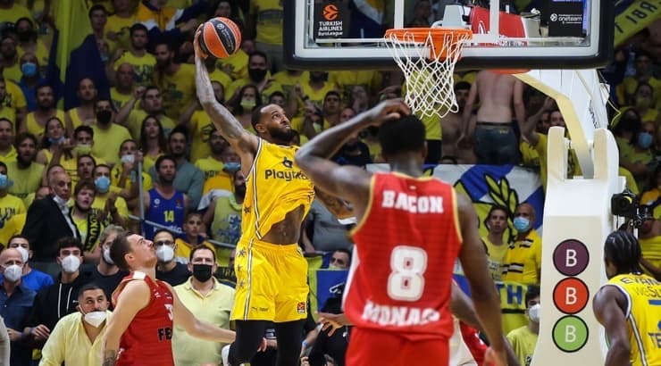 דריק וויליאמס קולע (איציק בלניצקי) דריק וויליאמס קולע