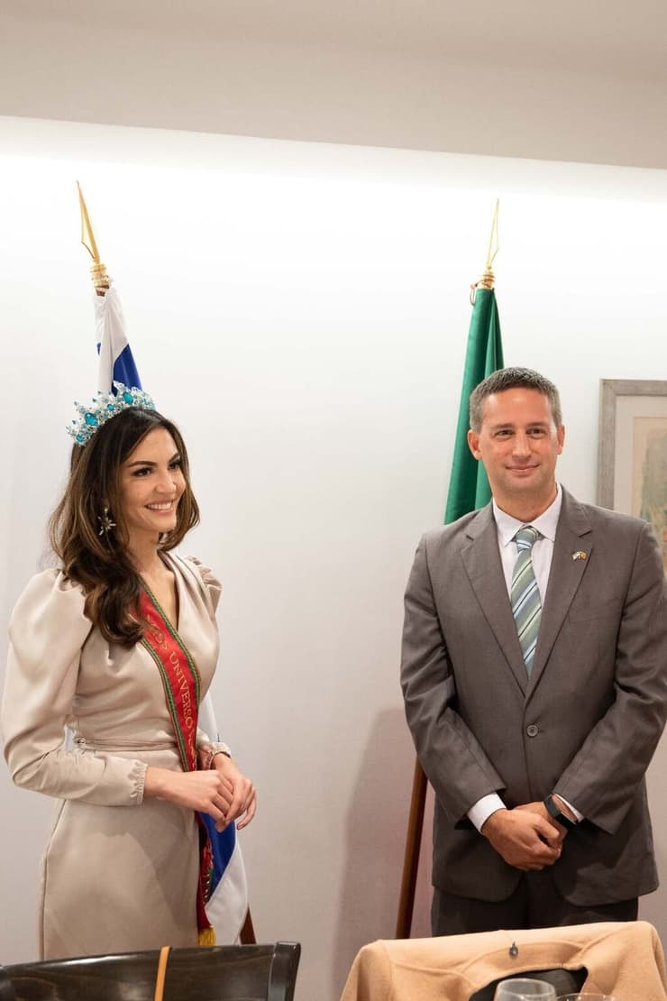 מלכת היופי של פורטוגל עם שגריר ישראל בפורטוגל