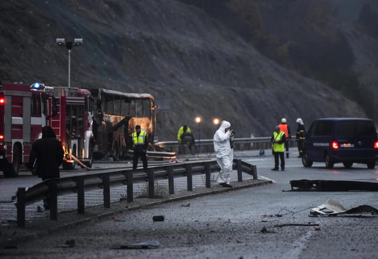 בולגריה אסון אוטובוס נשרף עלה באש 45 הרוגים מ צפון מקדוניה