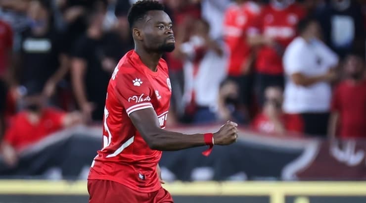 יוג'ין אנסה. גם הוא כבש צמד במשחק האימון (איציק בלניצקי) יוג'ין אנסה. גם הוא כבש צמד במשחק האימון