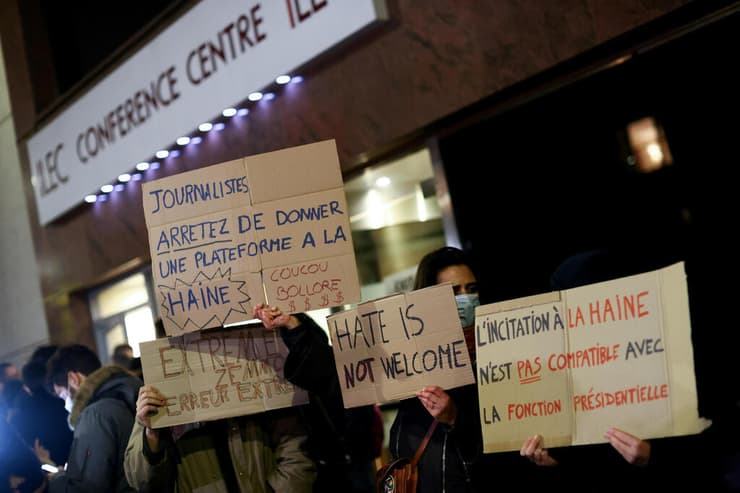 צרפת מפגינים נגד אריק זמור ב לונדון