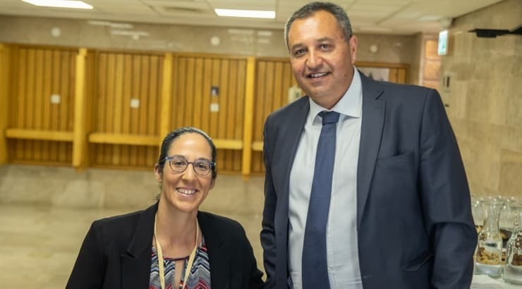 סימון דוידסון ומורן סמואל