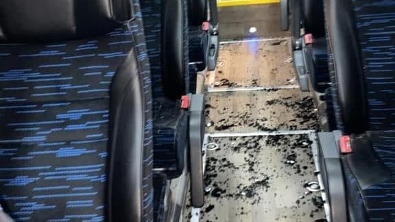 פורעים יידו אבנים על אוטובוס אגד בדרך לאילת
