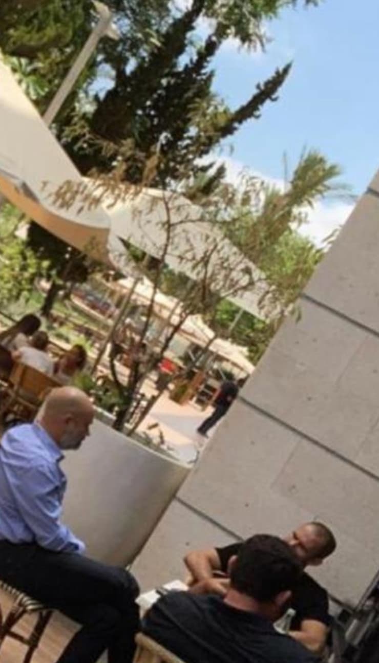 גילי ורמוט יושב עם אורן חסון ועופר עיני (מערכת ONE) גילי ורמוט יושב עם אורן חסון ועופר עיני