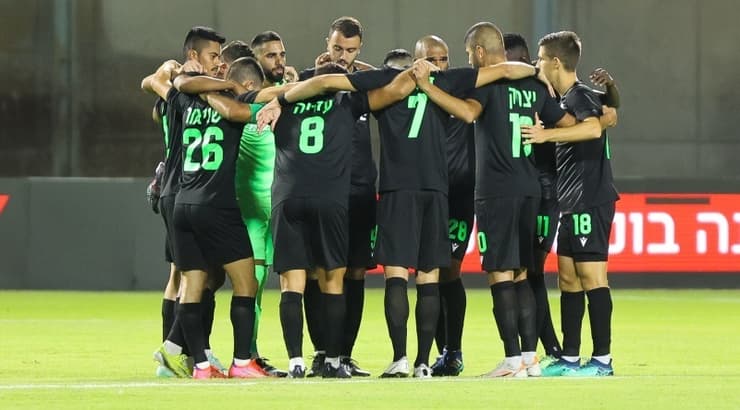 שחקני הפועל כפר סבא