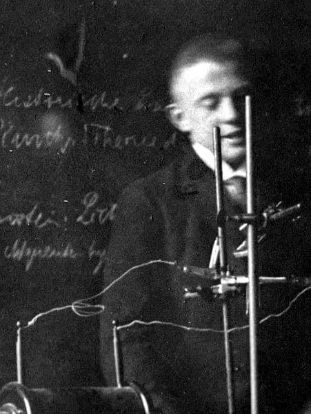 דוקטורט בגיל 21, מרצה בגיל 22. הייזנברג הצעיר באוניברסיטת גטינגן, ב-1924 