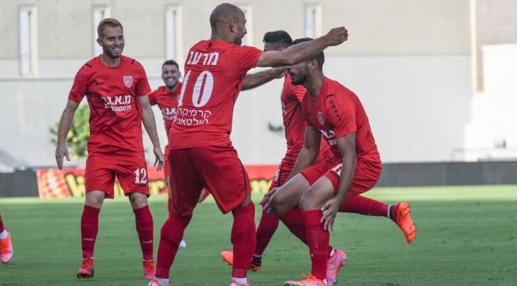 שחקני כפר קאסם חוגגים