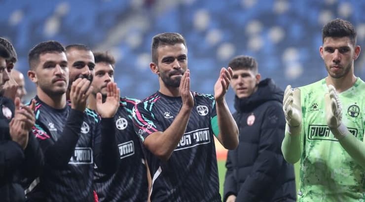 שחקני הפועל ב"ש חוגגים בסיום (עמרי שטיין) שחקני הפועל ב"ש חוגגים בסיום