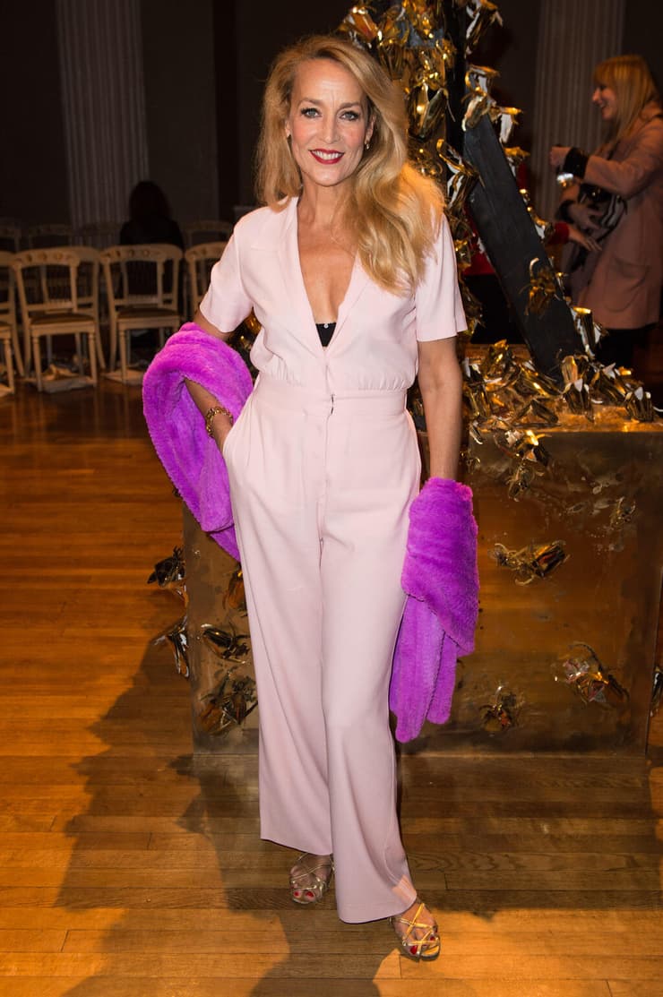 ג'רי הול בתצוגת אופנה של ג'יילס, 2015