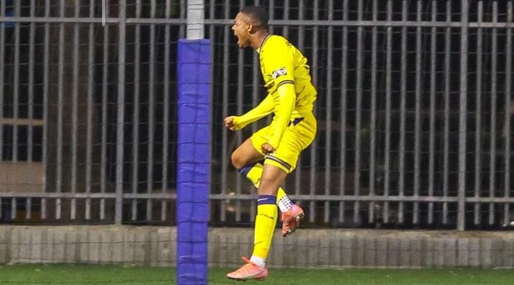 קרלוס ריברה חוגג