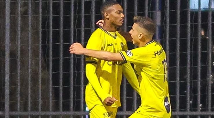 קרלוס ריברה חוגג