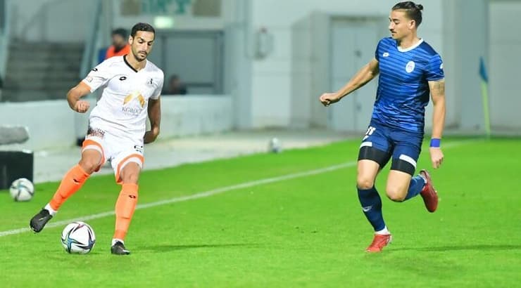 אבישי כהן עם הכדור (חגי מיכאלי) אבישי כהן עם הכדור