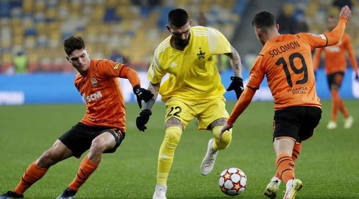 מנור סולומון מול דימיטריוס קולובוס