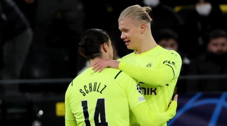 ארלינג הולאנד וניקו שולץ חוגגים