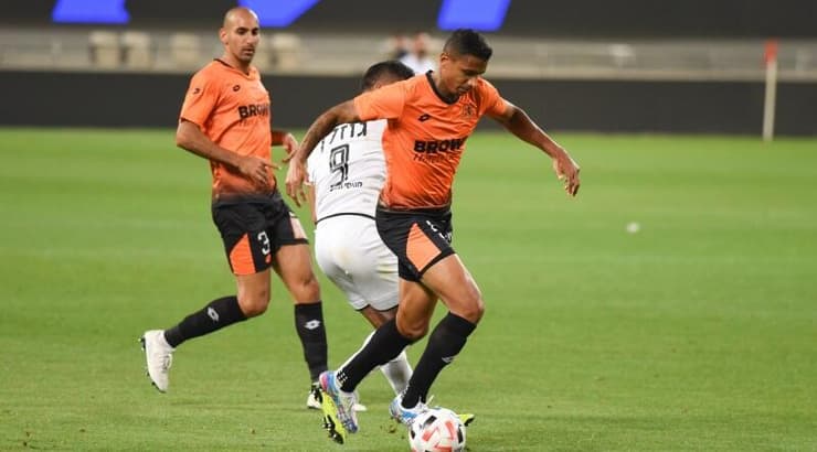 שובל גוזלן ואליסון דוס סנטוס