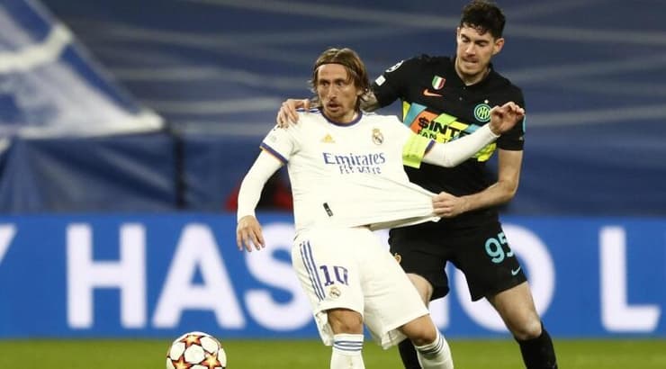 בסטוני ומודריץ' במאבק (רויטרס) בסטוני ומודריץ' במאבק