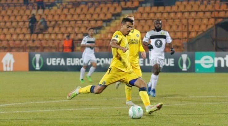 מתן חוזז בועט