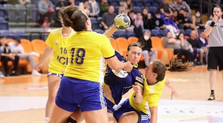 המפגש בין מכבי ראשון לארזים (הדר ואן קולא, איגוד הכדוריד) המפגש בין מכבי ראשון לארזים