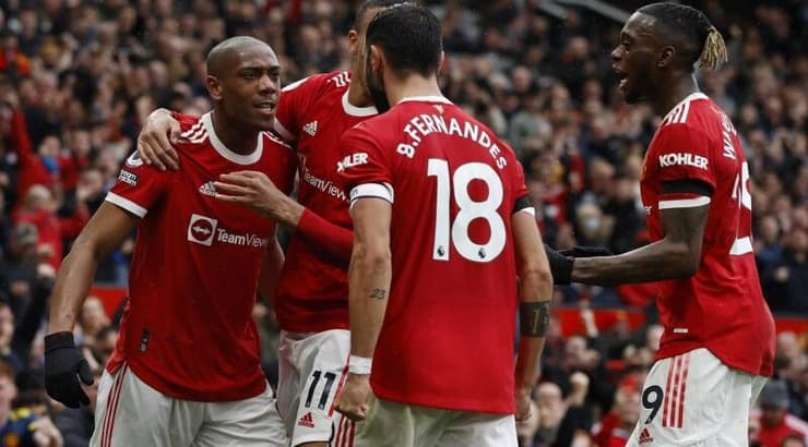 אנתוני מרסיאל עם שחקני יונייטד (רויטרס) אנתוני מרסיאל עם שחקני יונייטד