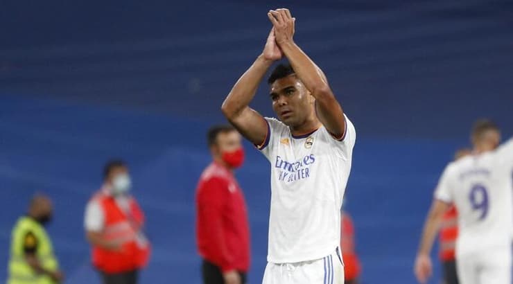 קאסמירו מודה לקהל (רויטרס) קאסמירו מודה לקהל