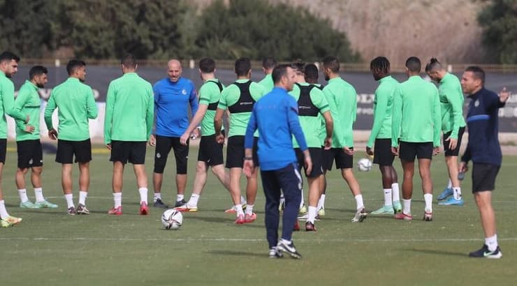 שחקני מכבי חיפה באימון