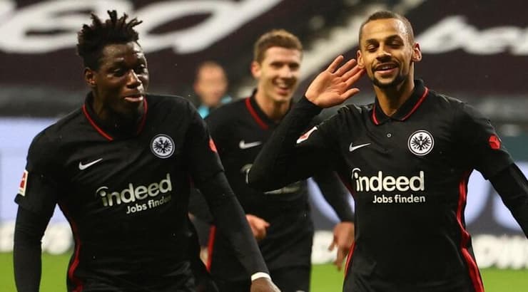 שחקני פרנקפורט חוגגים