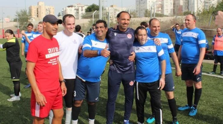 ניר דוידוביץ' מקבל אהבה מהספורטאים