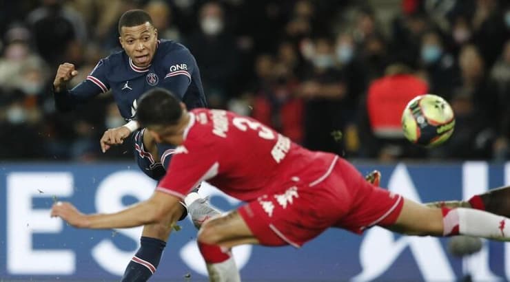 קיליאן אמבפה כובש (רויטרס) קיליאן אמבפה כובש