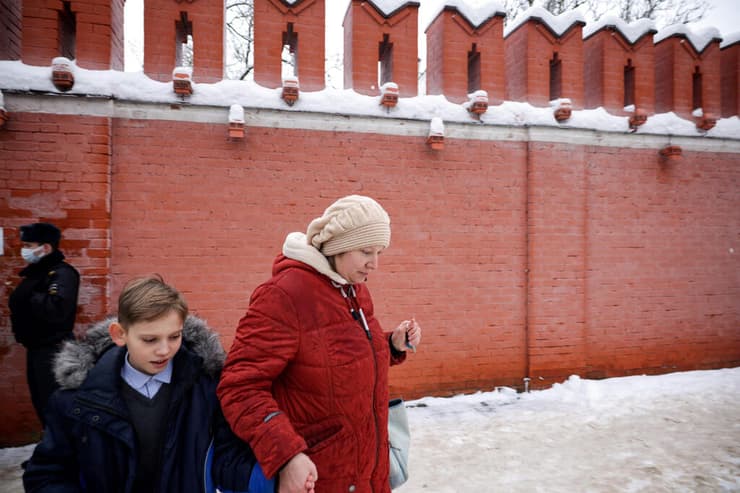 רוסיה בית ספר סרפוחוב תלמיד פוצץ עצמו