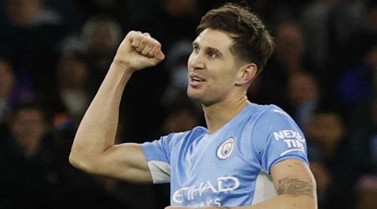 ג'ון סטונס חוגג (רויטרס) ג'ון סטונס חוגג