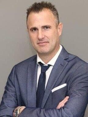 עו"ד ניר יסלוביץ