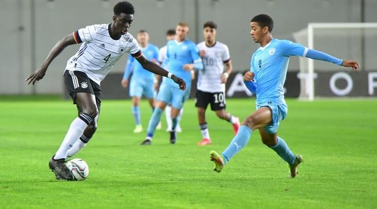 ג’ושוע קוארשי מול עידן טוקולומטי (חגי מיכאלי) ג’ושוע קוארשי מול עידן טוקולומטי