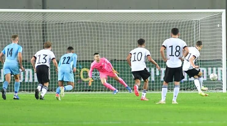 דניס קייגין כובש (חגי מיכאלי) דניס קייגין כובש