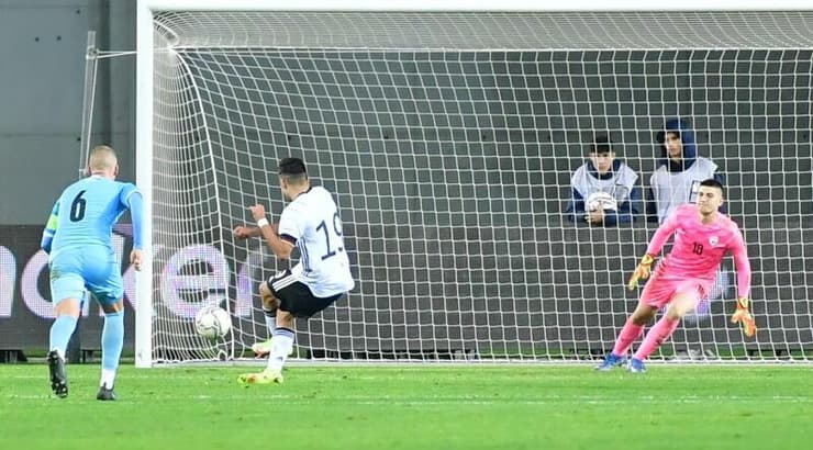 אל ארבה כובש (חגי מיכאלי) אל ארבה כובש