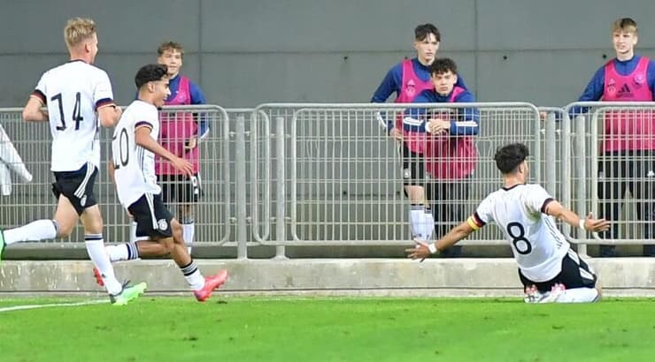 שחקני נבחרת גרמניה חוגגים (חגי מיכאלי) שחקני נבחרת גרמניה חוגגים