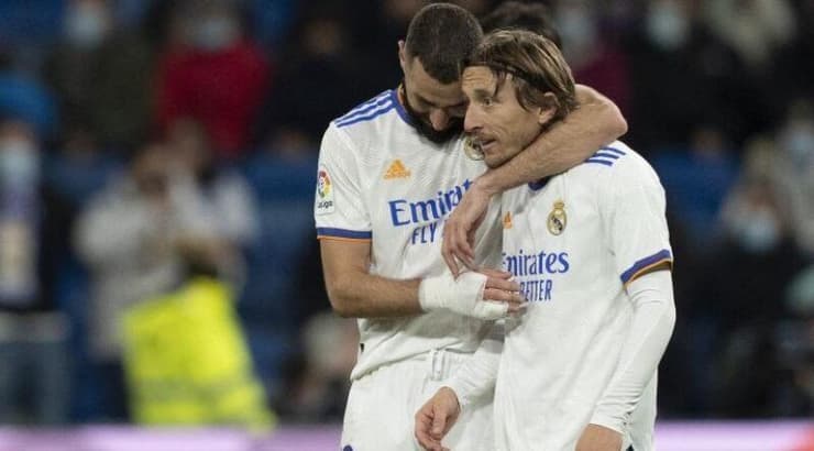 קארים בנזמה ולוקה מודריץ' חוגגים