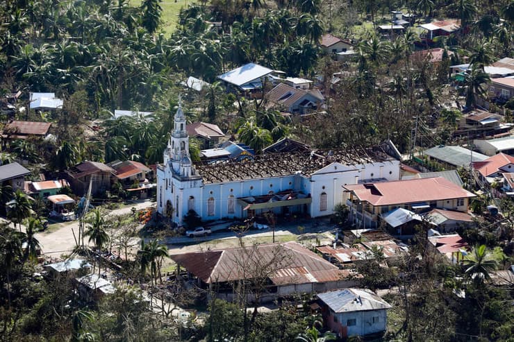 נזקי הסופה ב0בוהול, הפיליפינים