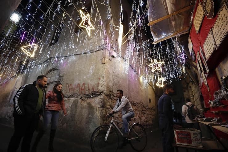 קישוטי חג מולד בדמשק