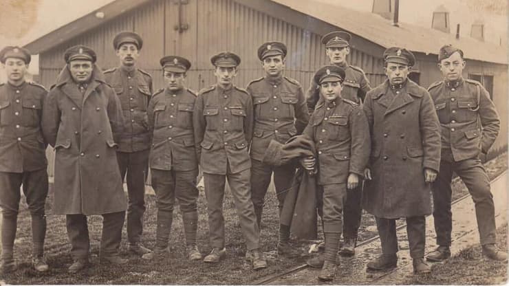 תמונות ארכיון ממלחמת העולם הראשונה והשניה של לוחמים מהיישוב שהתגייסו לגדודים העבריים והגדוד הארצישראלי