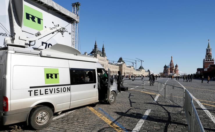 ניידת שידור של ערוץ RT ב מוסקבה רוסיה